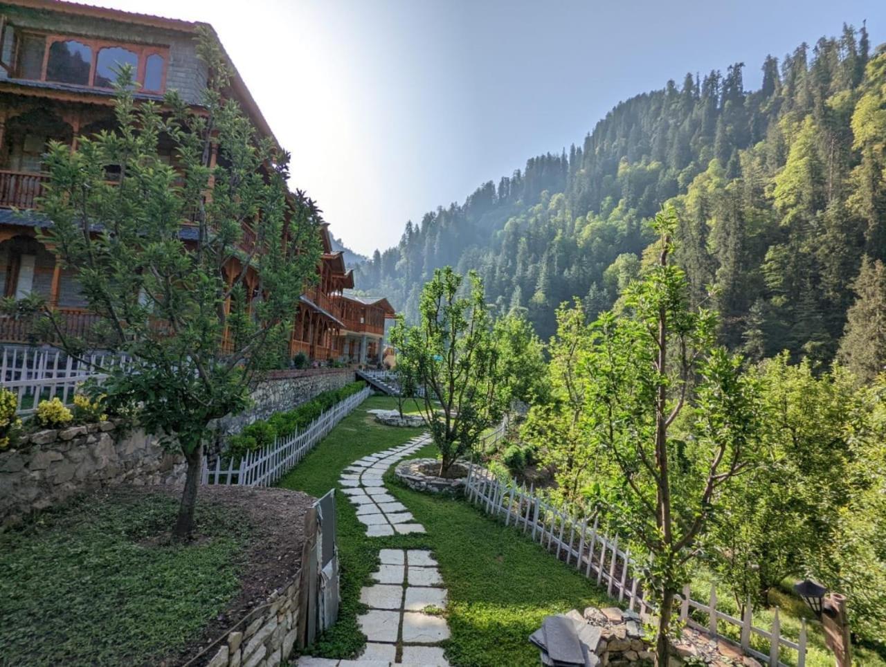 8Fold By Larisa, Jibhi Hotel Luaran gambar